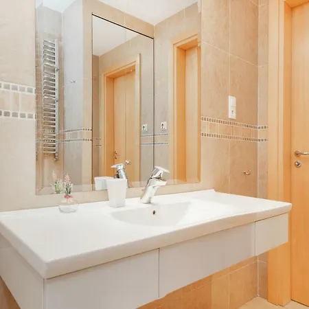 Wilanowska By Renters Daire